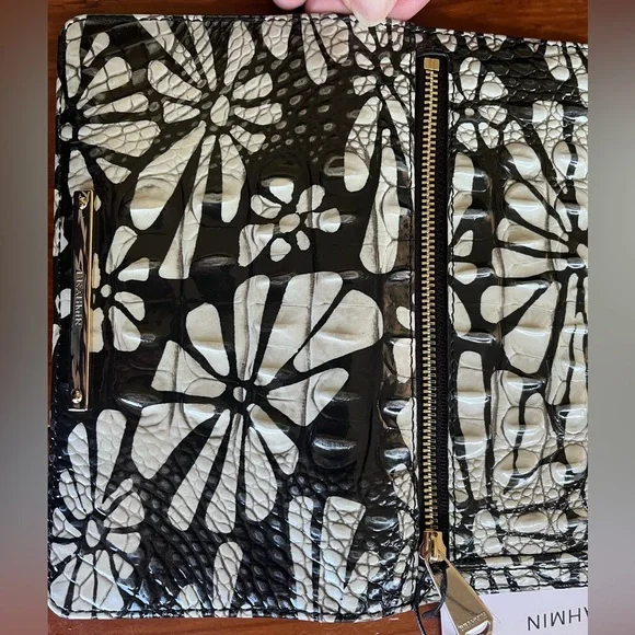 NWT Brahmin Ady in Daisy Batik Melbourne Wallet